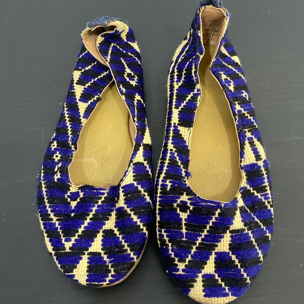 HANDMADE FLATS 🥿 - Picture 1 of 4